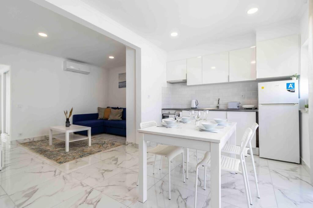Modern Apartment Beach View Armação de Pêra Eksteriør billede